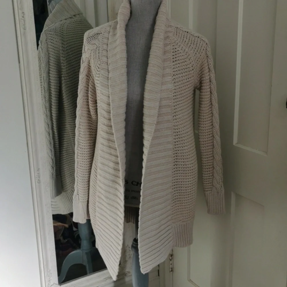 Womens GAP open front vintage chunky knit oatmeal shawl collar cardigan. Size M - Picture 5 of 7